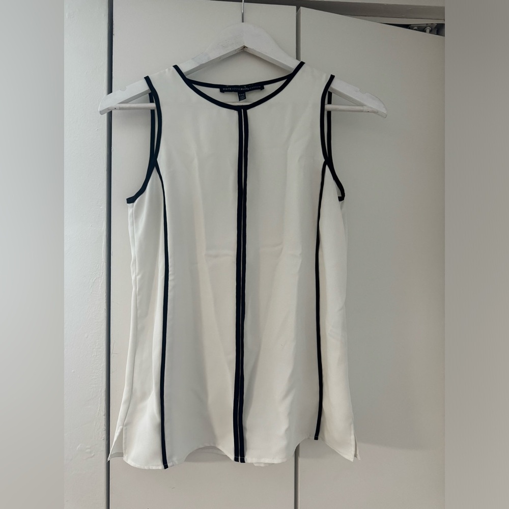 Like new condition, White House black market top